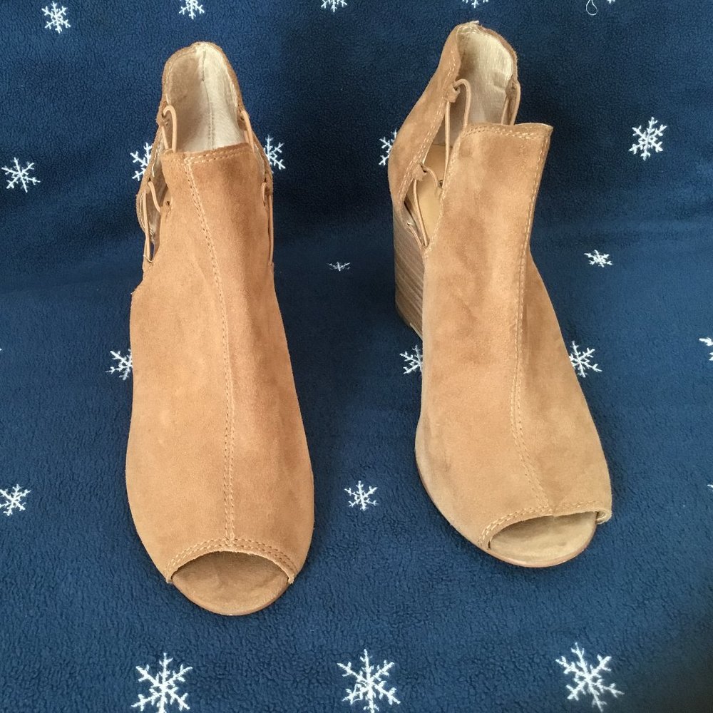 Lucky Brand Suede Wedge Booties w/lace up side Size 9.5